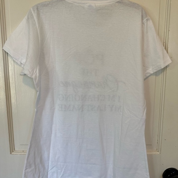 New Pop the Champagne I’m Changing My Last Name T-Shirt & countdown blocks Sz S - Picture 4 of 11